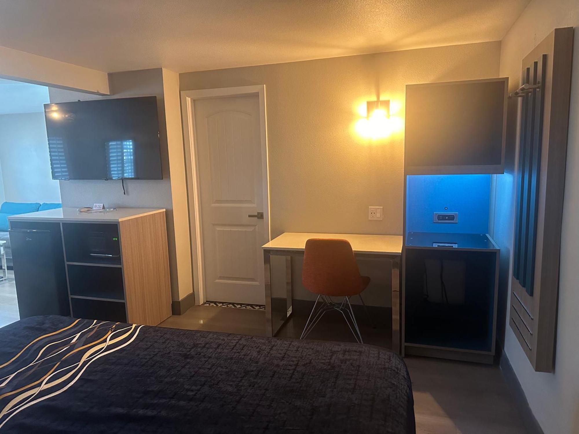 Super 8 By Wyndham Oceanside Downtown Hotell Exteriör bild